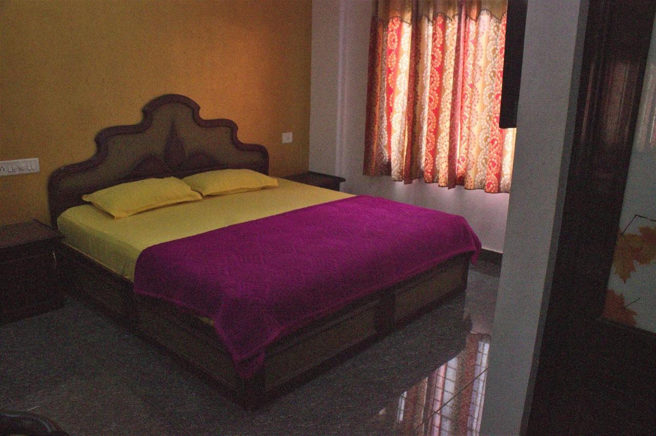 Hotel Rexon Residency Kattappana Esterno foto