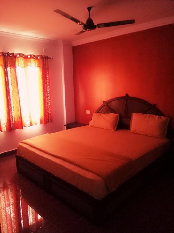 Hotel Rexon Residency Kattappana Esterno foto